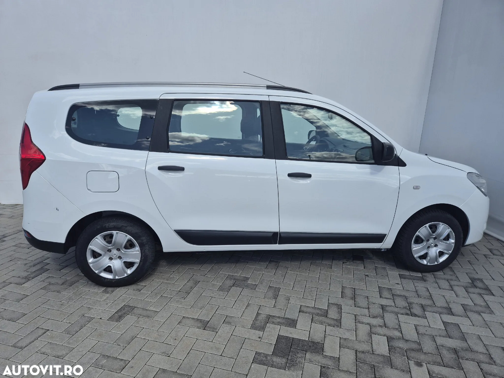 Dacia Lodgy 1.5 Blue dCi Laureate - 6