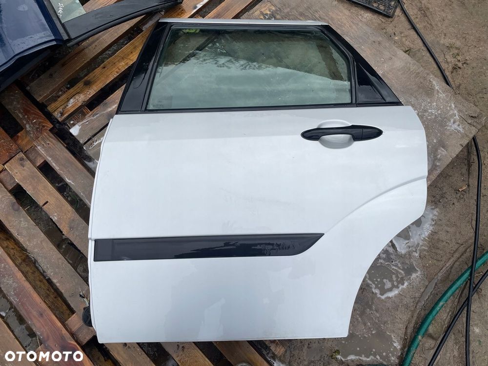 ford focus mk1 drzwi lewe tył tylne kombi kod lakieru - 08