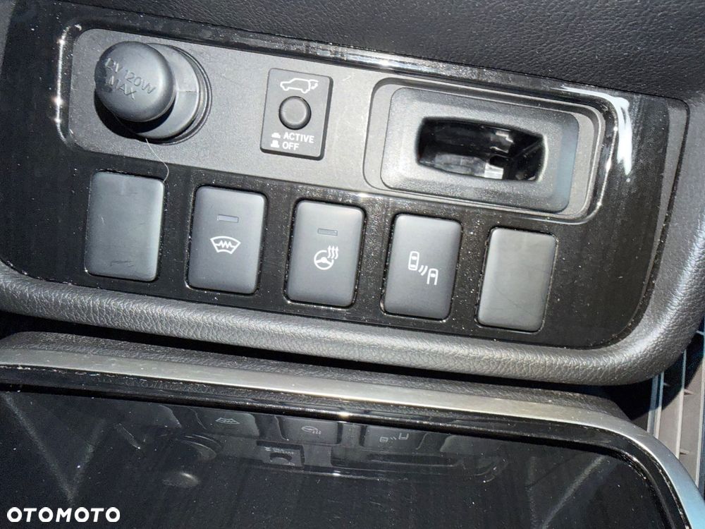 Mitsubishi Outlander Intense + - 11