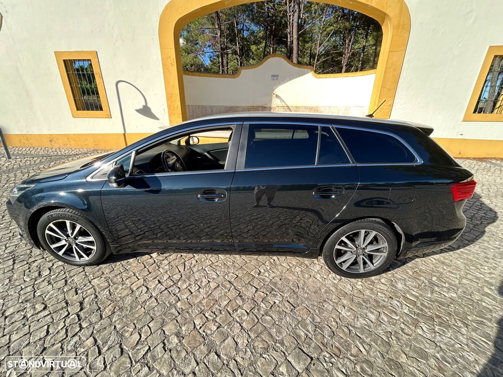 Toyota Avensis SW 2.0 D-4D Luxury - 20