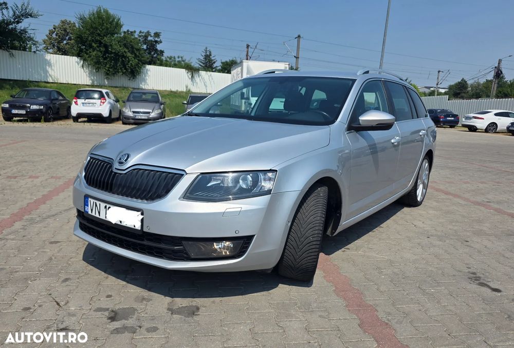 Skoda Octavia 1.6 TDI DSG Style - 2