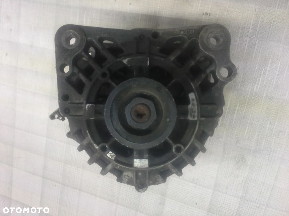Volkswagen Polo V 1.2 alternator Valeo 90A 03D903025 - 6