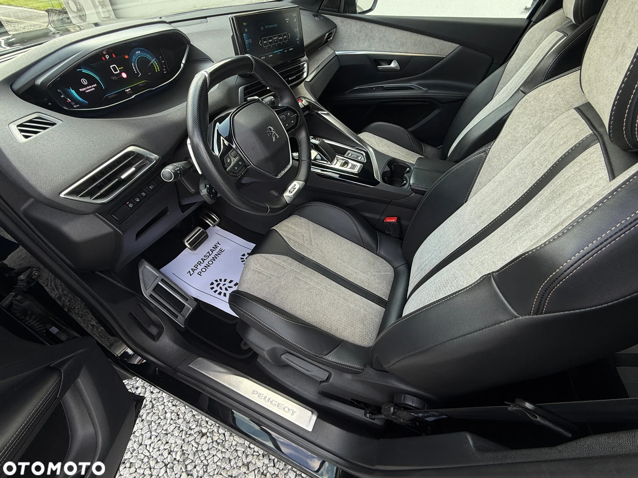 Peugeot 3008 Plug-In Hybrid 225 e-EAT8 GT - 26