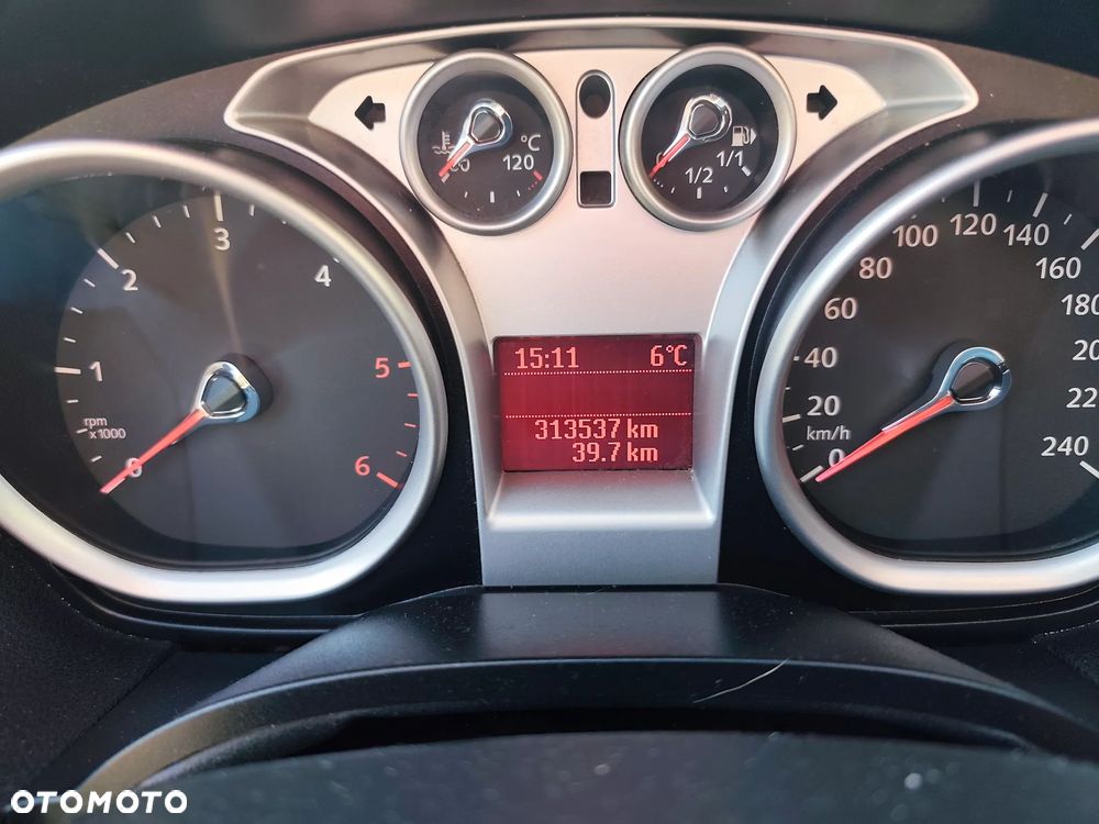 Ford Kuga 2.0 TDCi Titanium FWD - 17