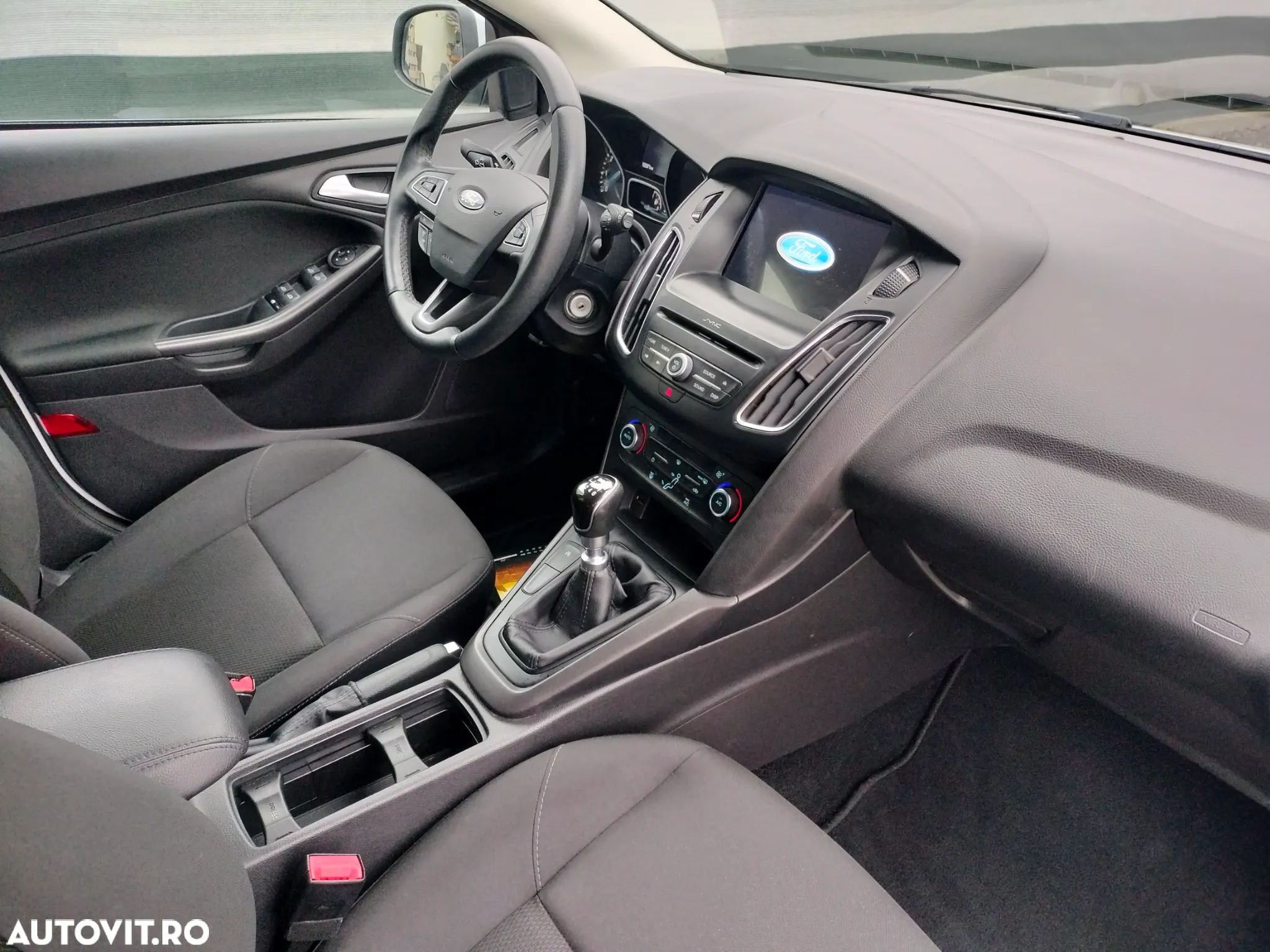 Ford Focus Turnier 1.0 EcoBoost Start-Stopp-System ACTIVE - 5