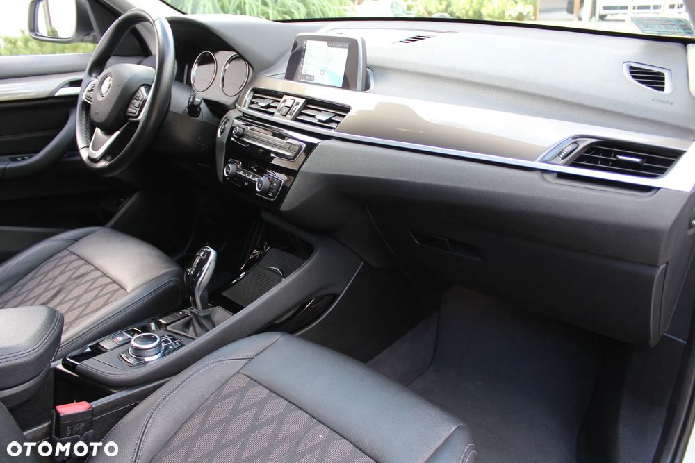 BMW X1 sDrive18i xLine - 24