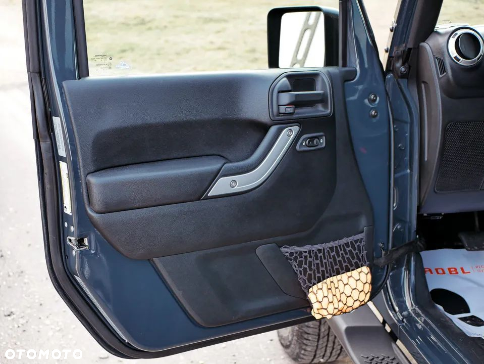 Jeep Wrangler - 24