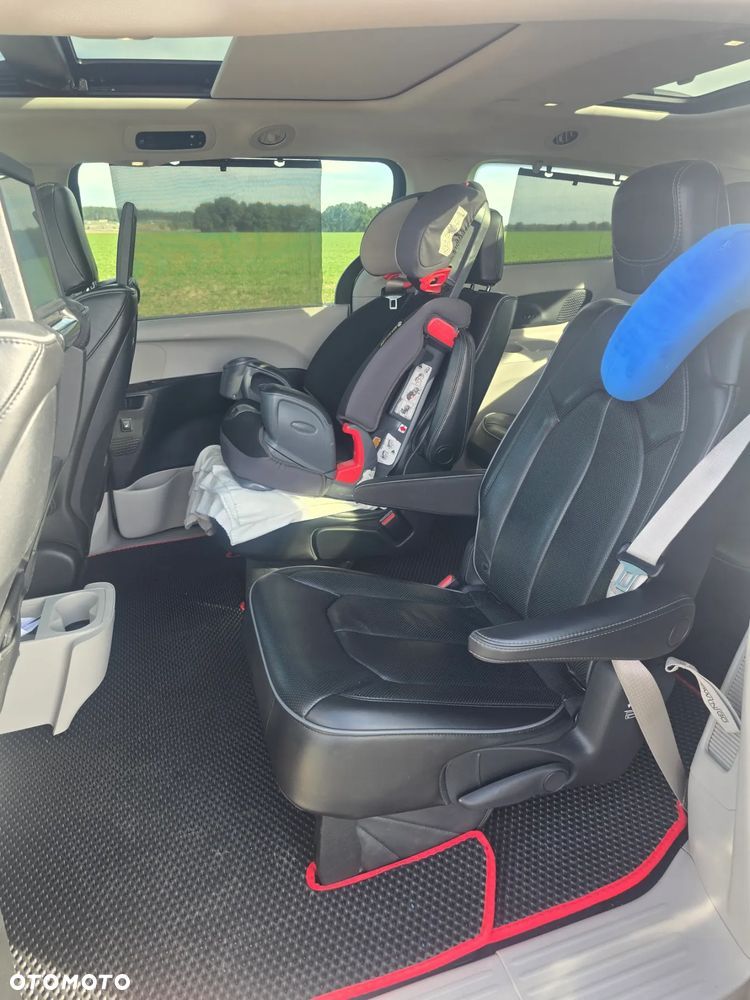 Chrysler Pacifica - 15