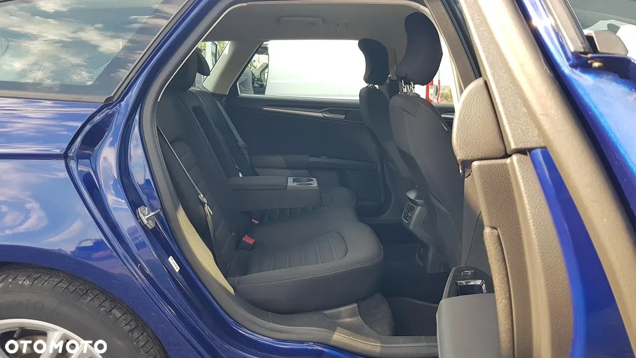 Ford Mondeo 2.0 TDCi Ambiente - 33