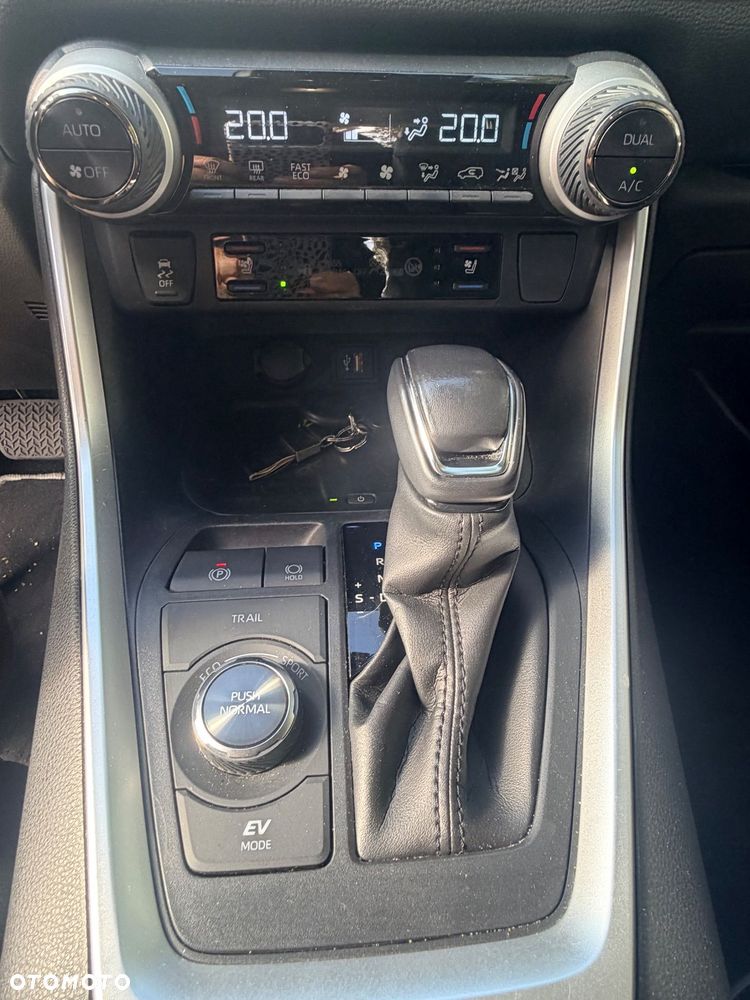 Toyota RAV4 - 11