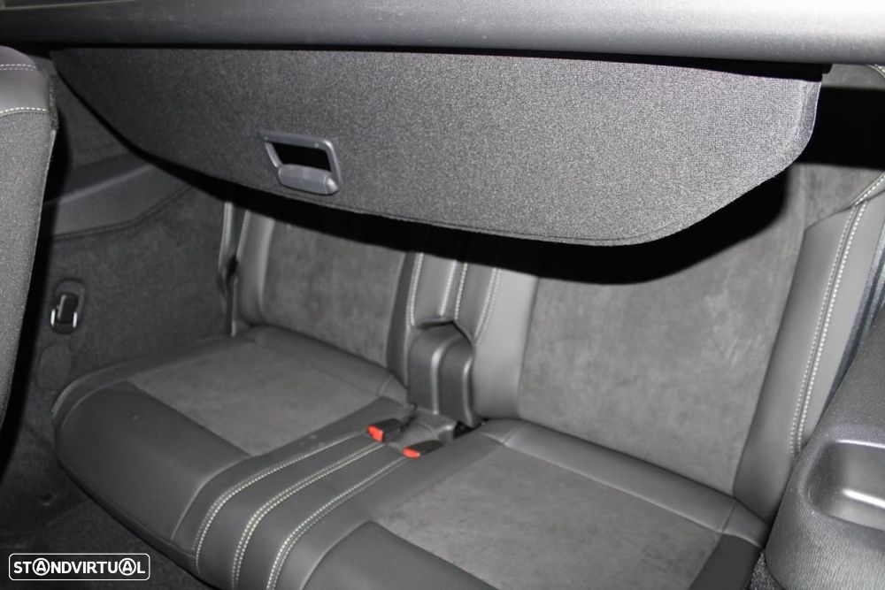 Peugeot E-5008 73 kWh Dual Motor GT - 16