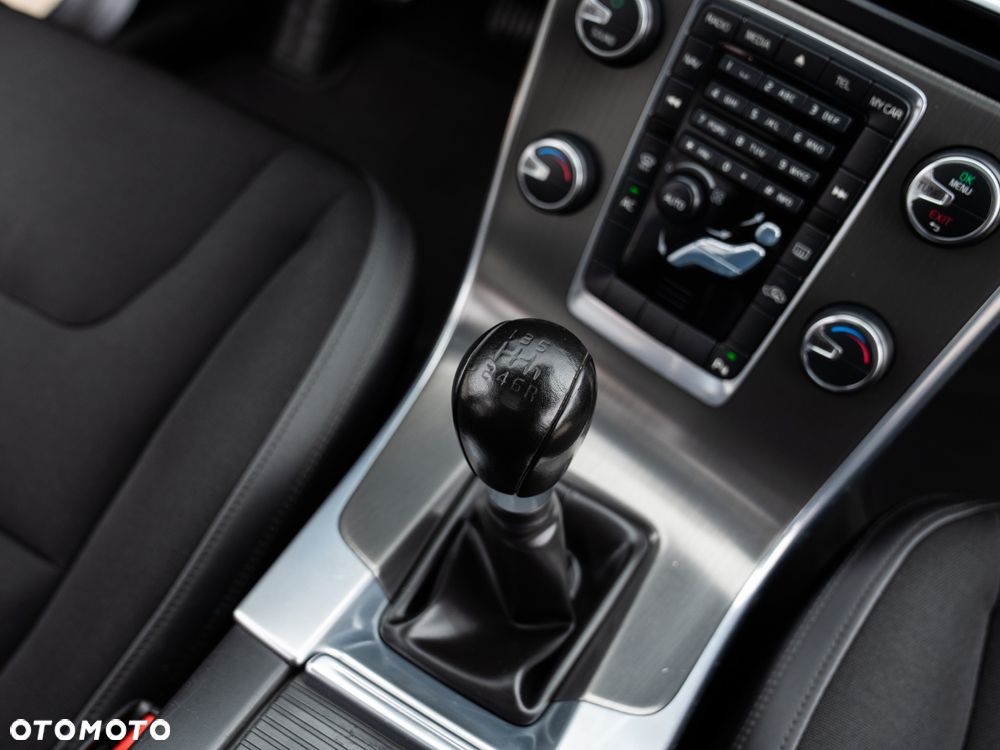 Volvo V60 D4 Business Edition - 39