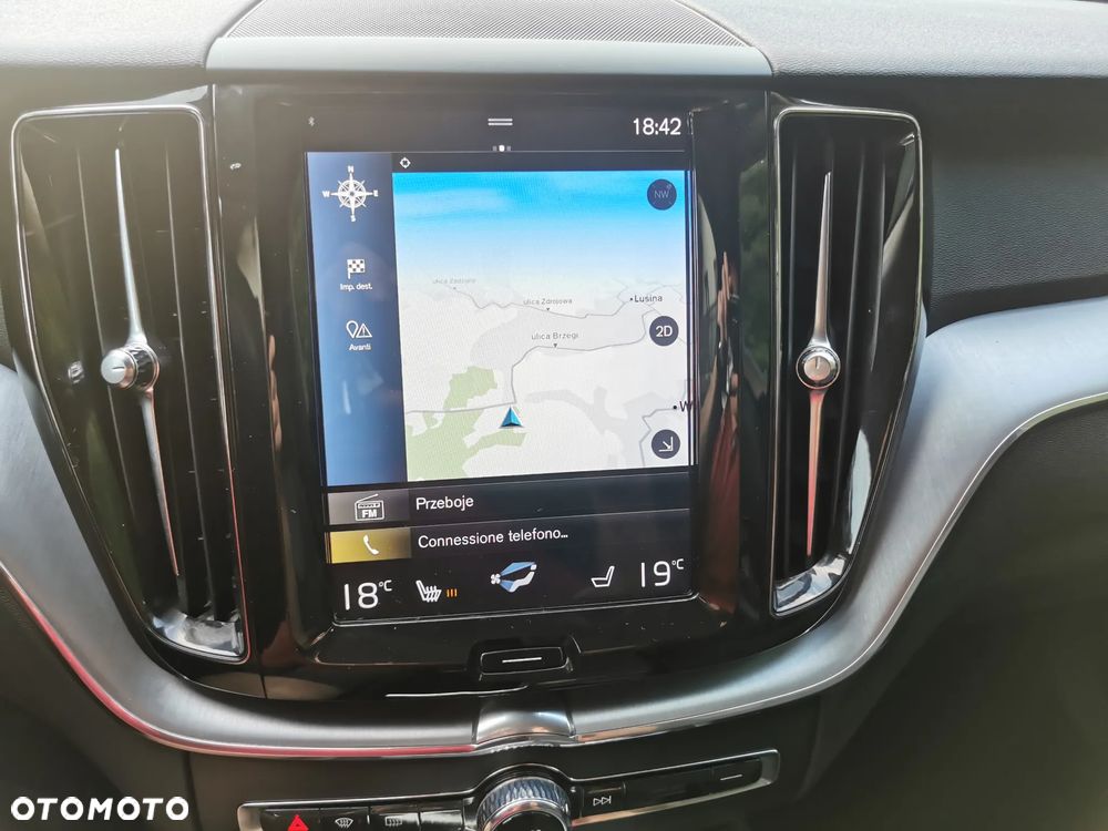 Volvo XC 60 B4 D AWD Geartronic Momentum Pro - 16