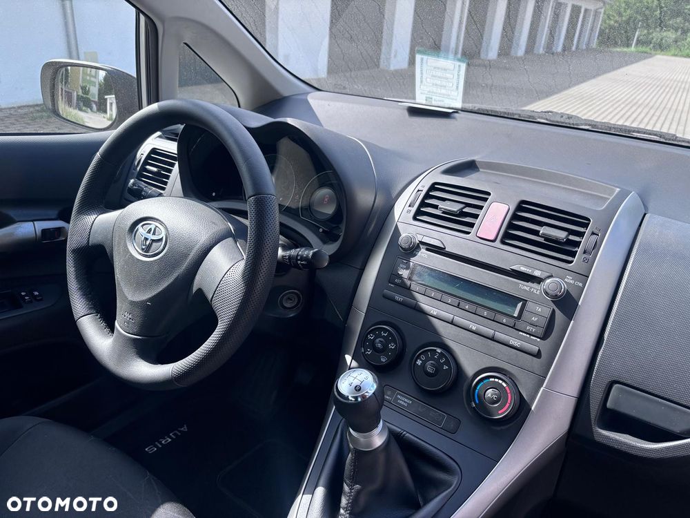 Toyota Auris ver-1-4-vvt--i-team - 3