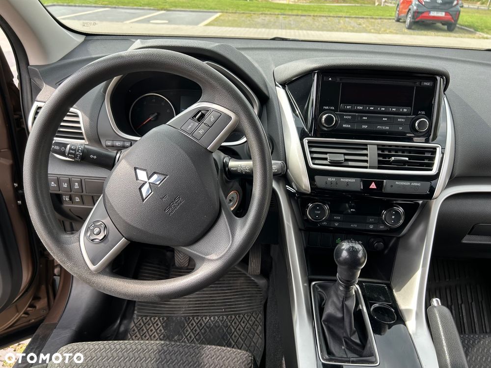 Mitsubishi Eclipse Cross - 11