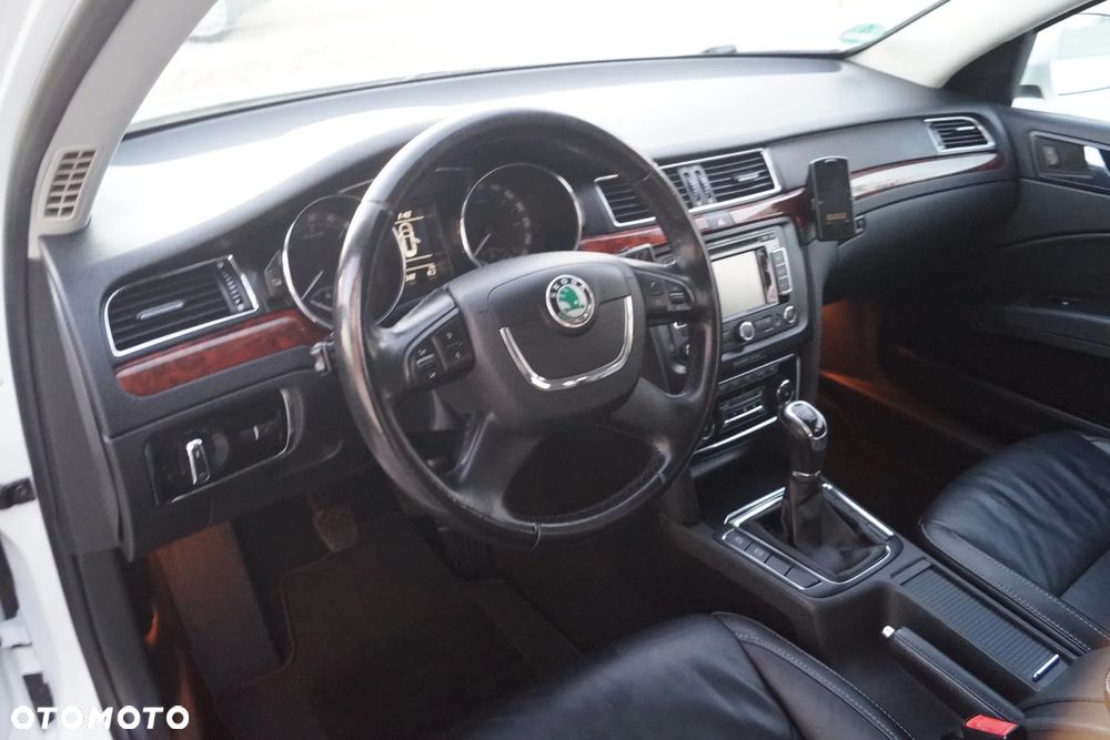Skoda Superb 2.0 TDI Exclusive - 6