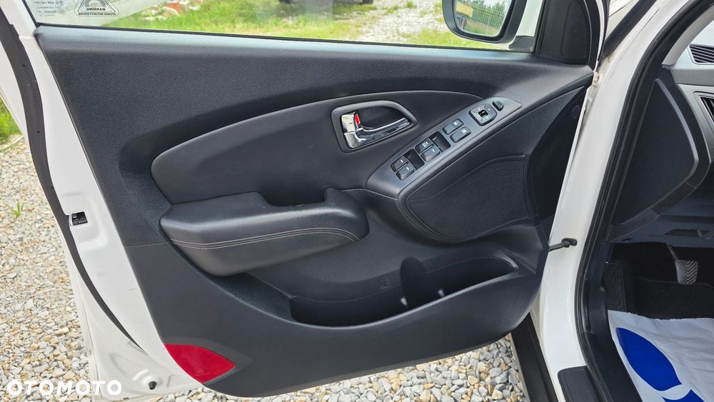 Hyundai ix35 1.6 2WD Fifa World Cup Edition - 15