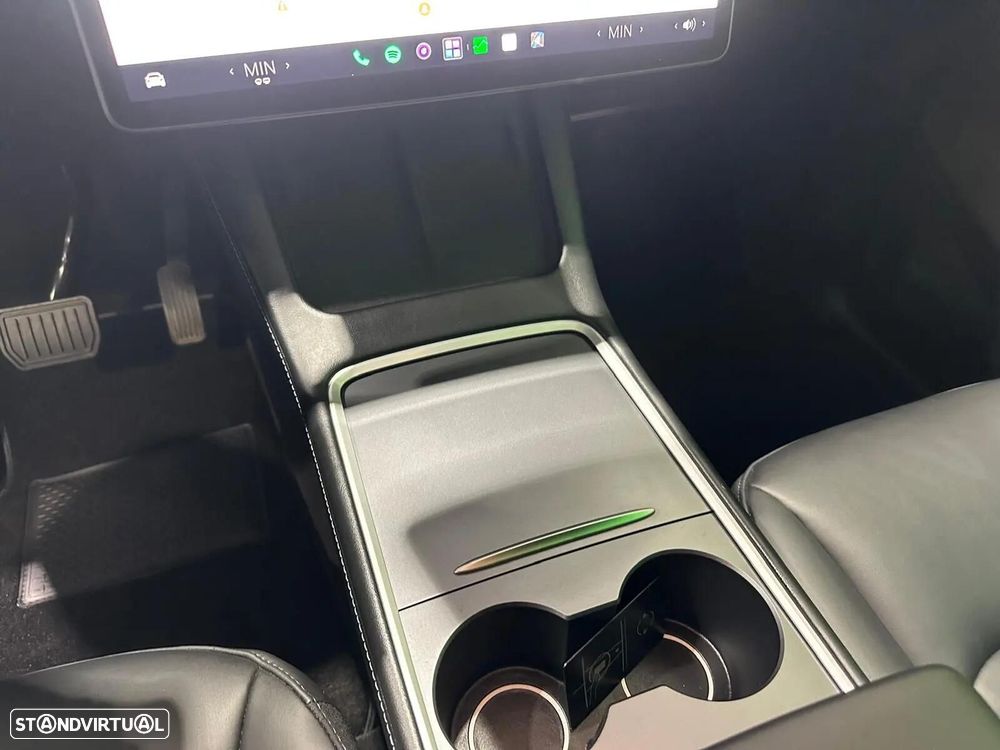 Tesla Model Y Long Range Dual Motor AWD - 39