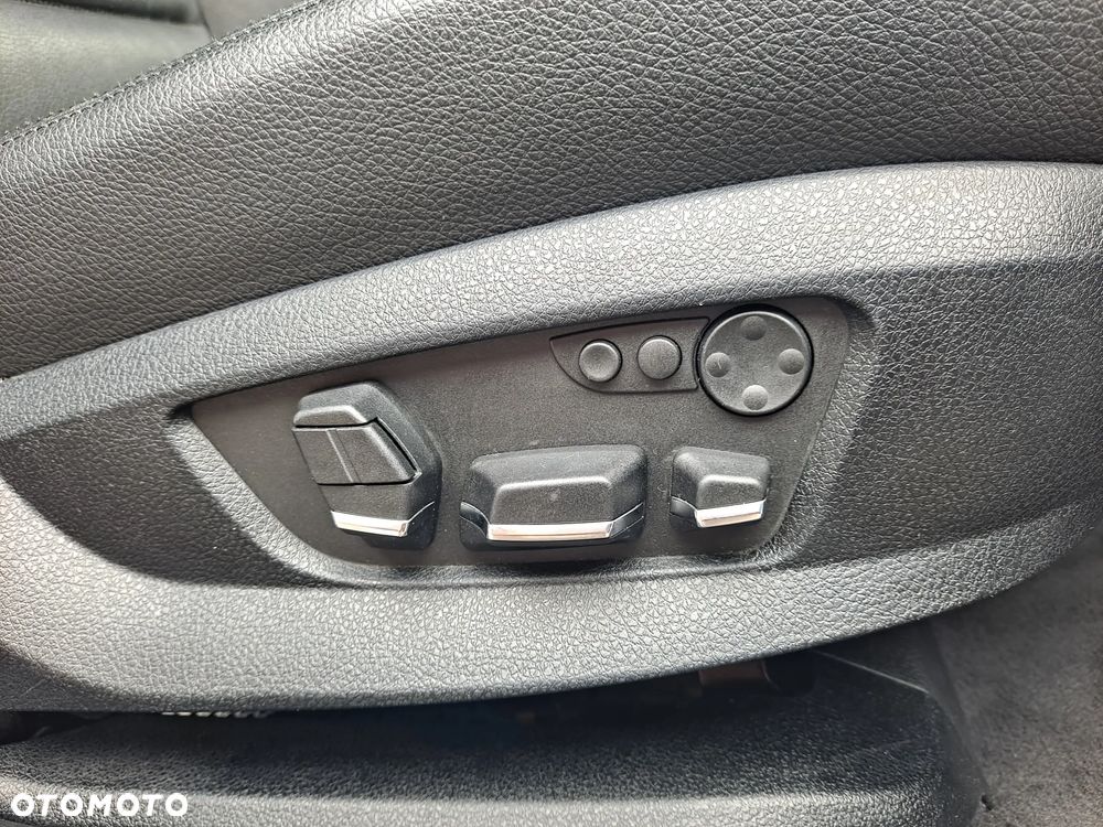 BMW Seria 5 530d xDrive Luxury Line - 15