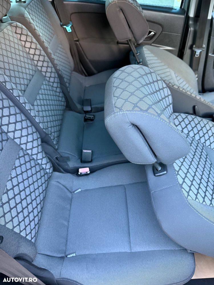 Renault Grand Scenic - 13