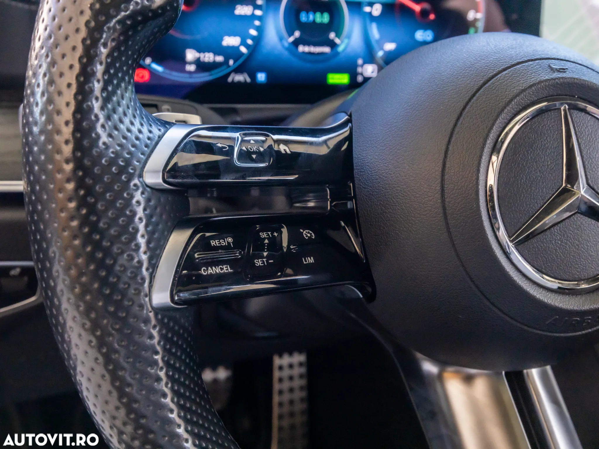 Mercedes-Benz E 300 de T 9G-TRONIC AMG Line - 21
