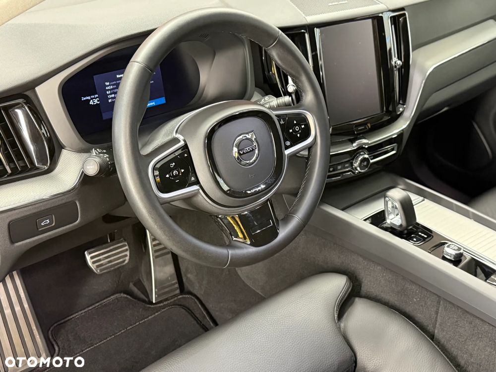 Volvo XC 60 B4 D AWD Geartronic Momentum Pro - 18