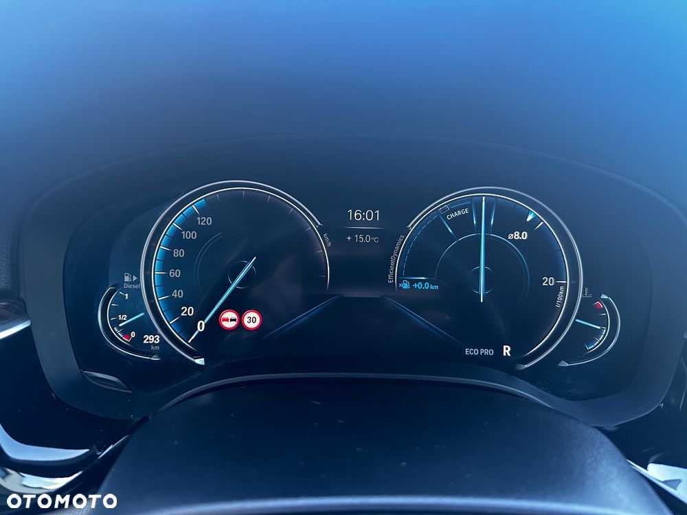 BMW Seria 5 520d xDrive M Sport sport - 28