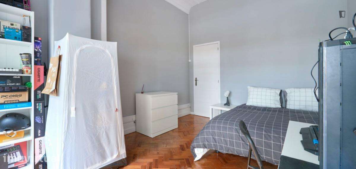 Quarto - localizado em Saldanha Lisbon - Grande imagem: 5/12