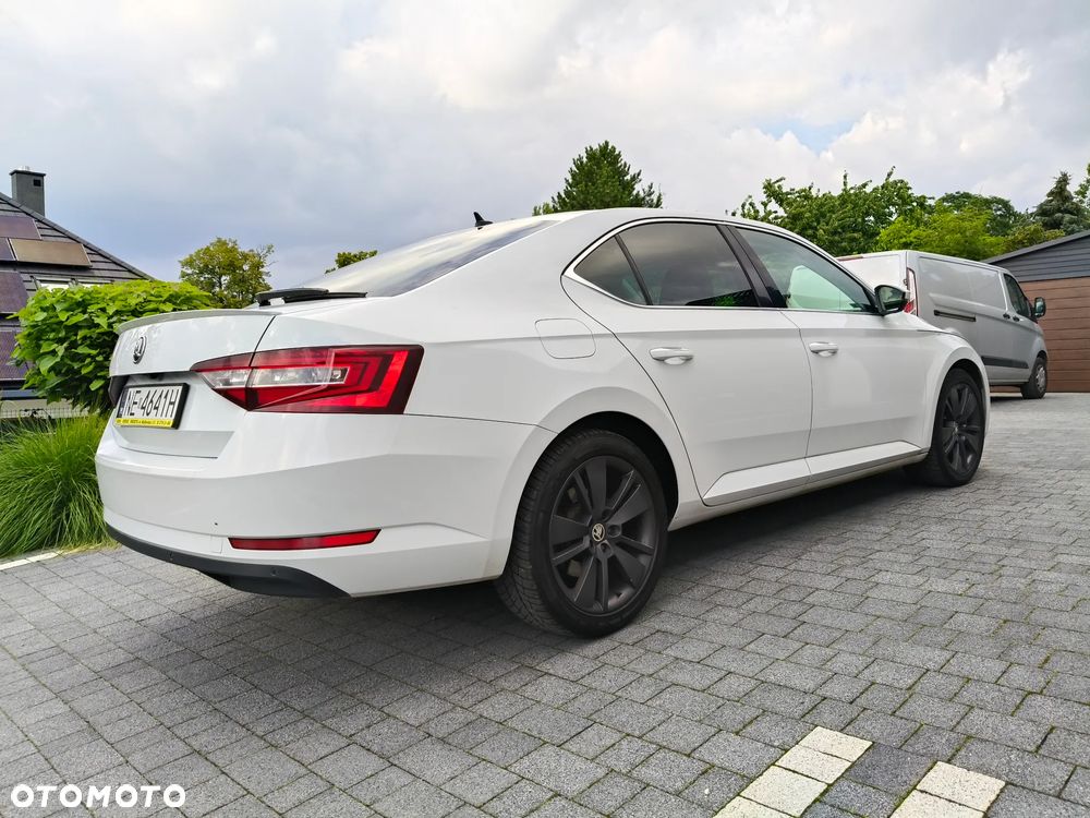 Skoda Superb 2.0 TDI Ambition DSG - 7