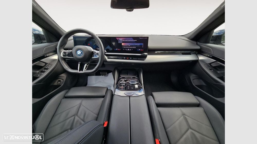 BMW 530 e Pack Desportivo M - 11