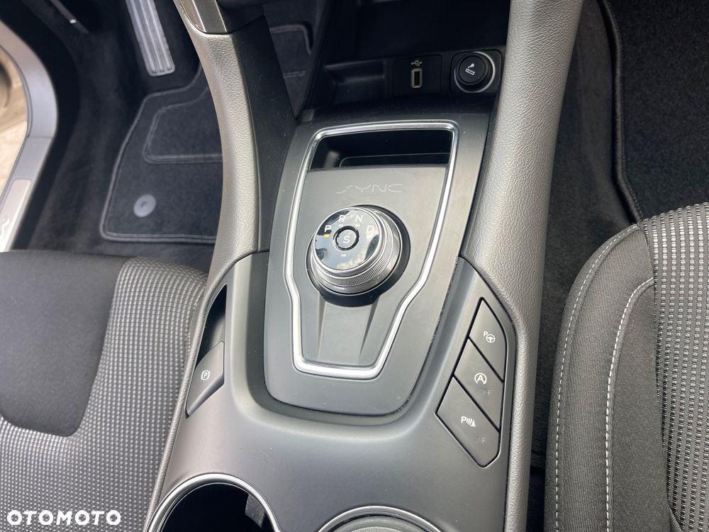 Ford Mondeo - 30