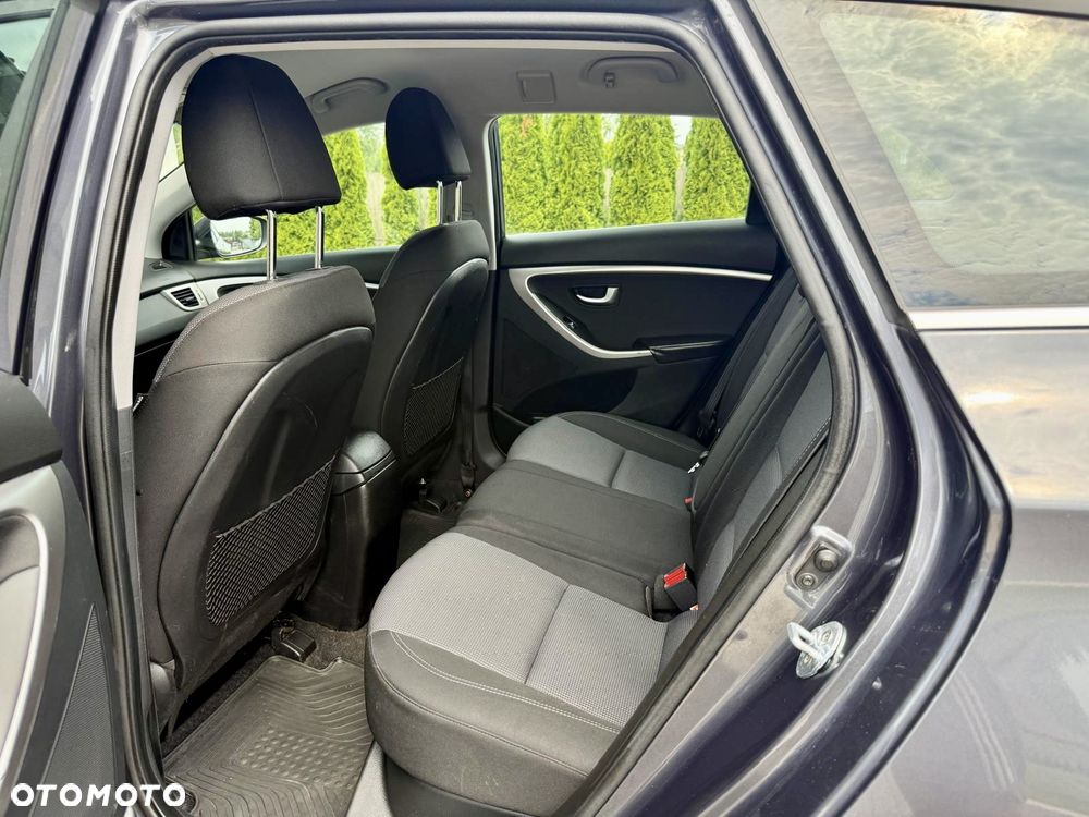 Hyundai i30 i30cw 1.6 CRDi Intro Edition - 17