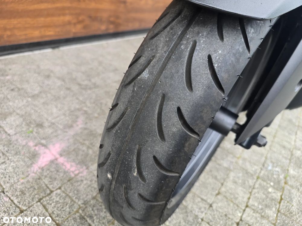 Yamaha X-max - 10