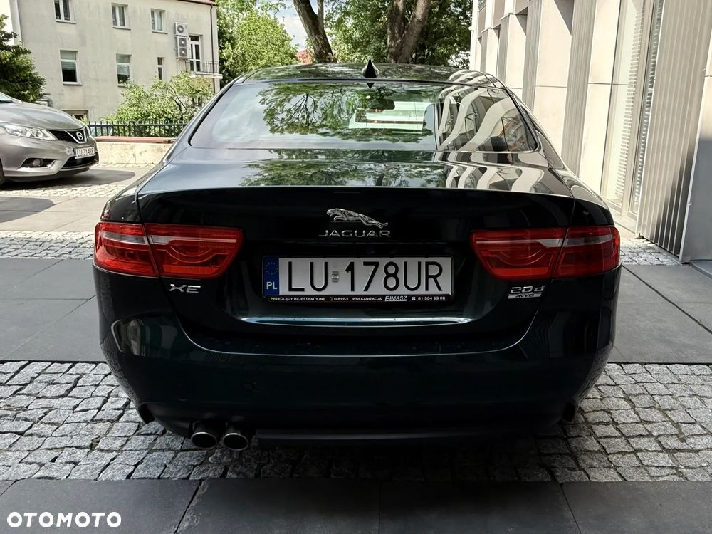 Jaguar XE - 17