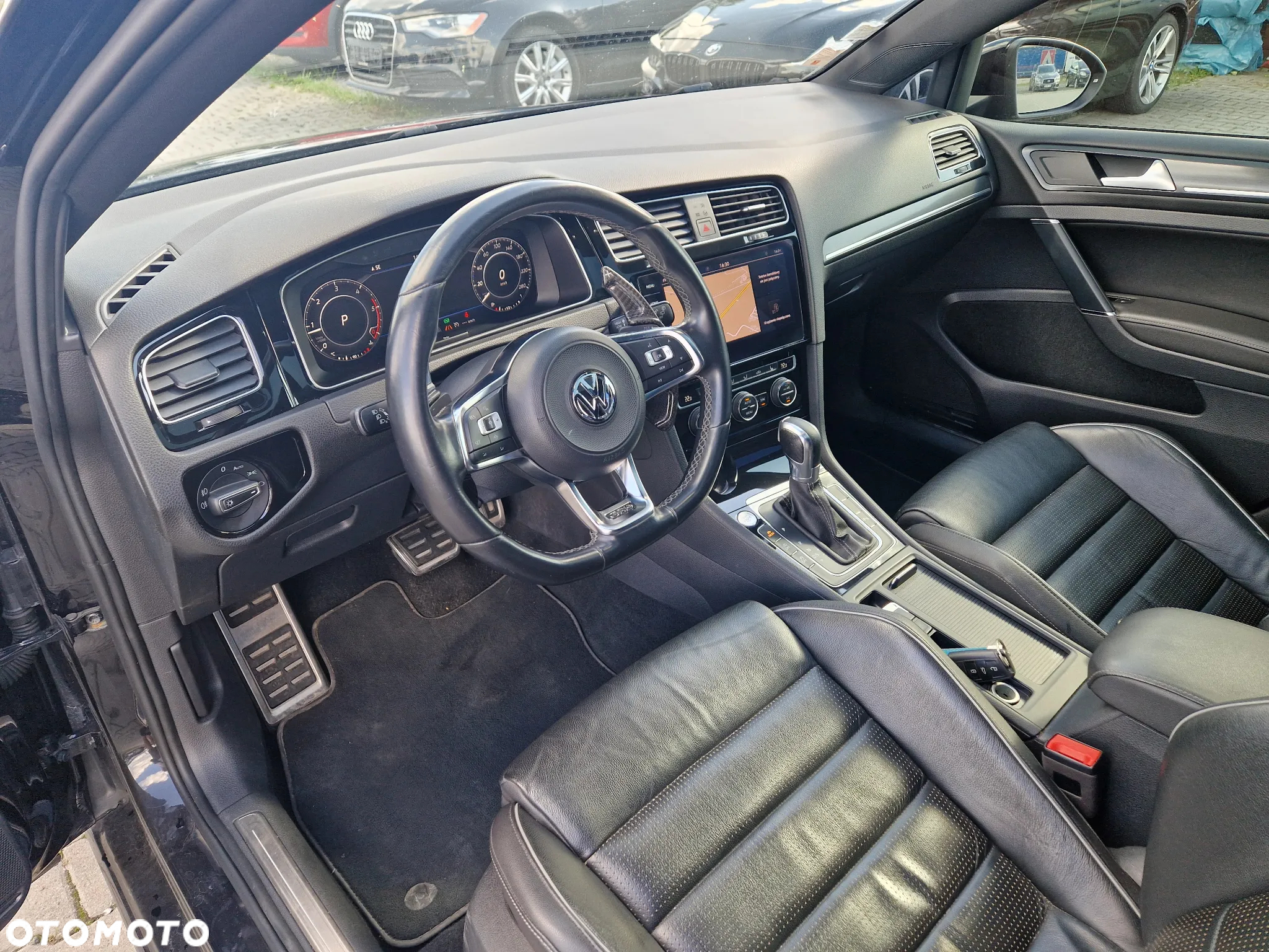Volkswagen Golf - 12