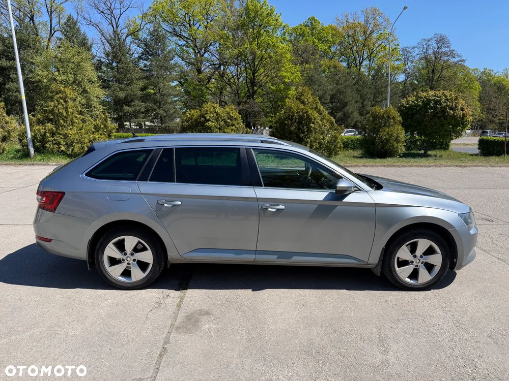 Skoda Superb 2.0 TDI Style DSG - 2