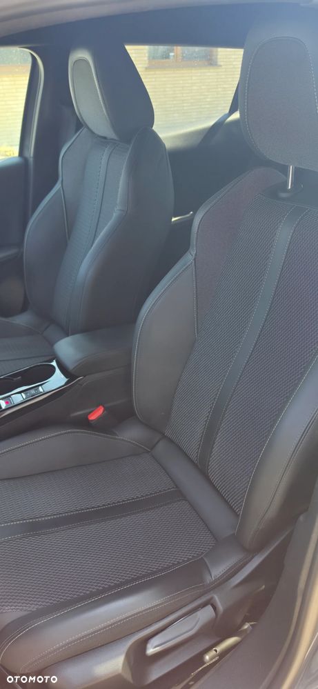 Peugeot 2008 1.2 Pure Tech GPF Allure S&S EAT6 - 14