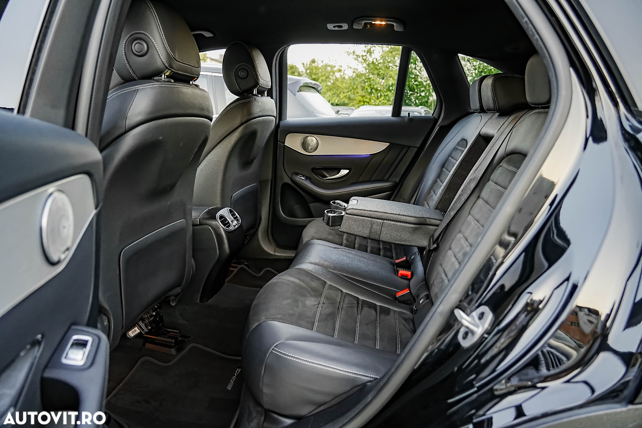 Mercedes-Benz GLC 300 e 4Matic 9G-TRONIC AMG Line - 14