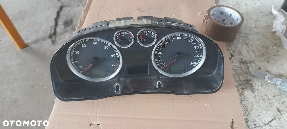 Licznik Volkswagen PASSAT B5 3B0919890MX - 1