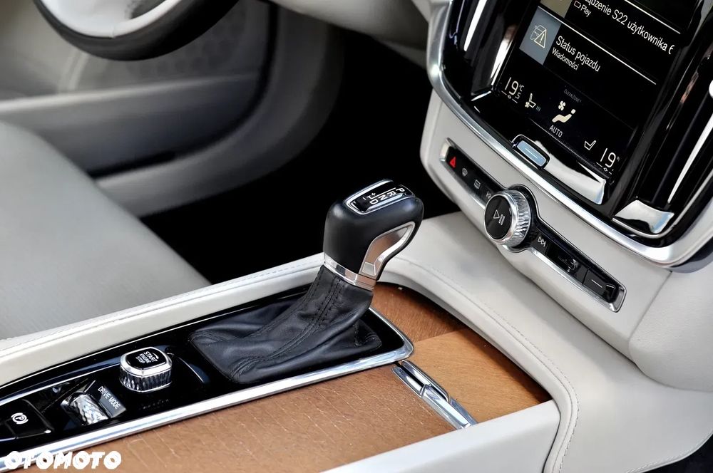 Volvo V90 D4 Geartronic Inscription - 32
