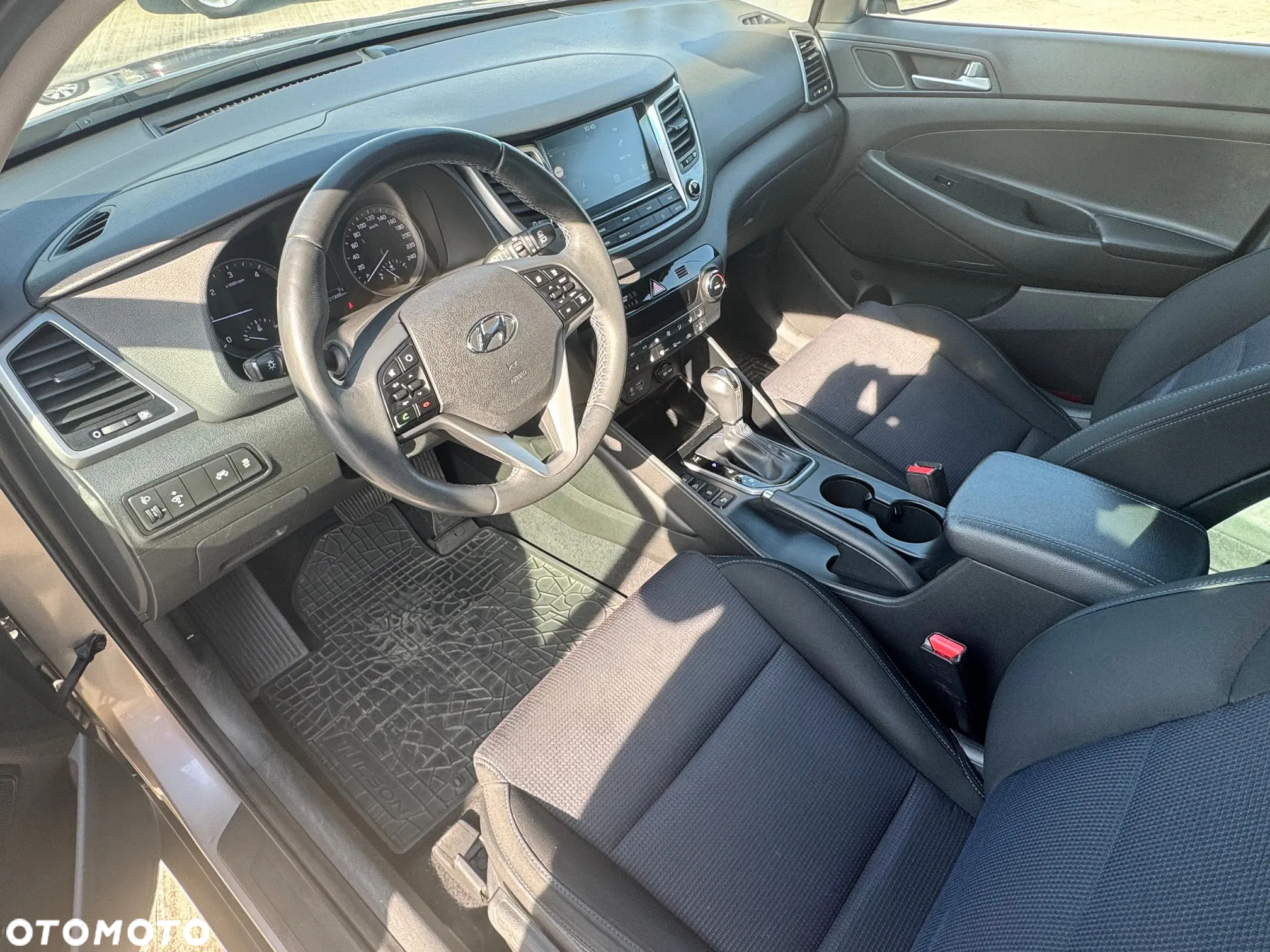 Hyundai Tucson 1.7 CRDI BlueDrive Comfort 2WD DCT - 11