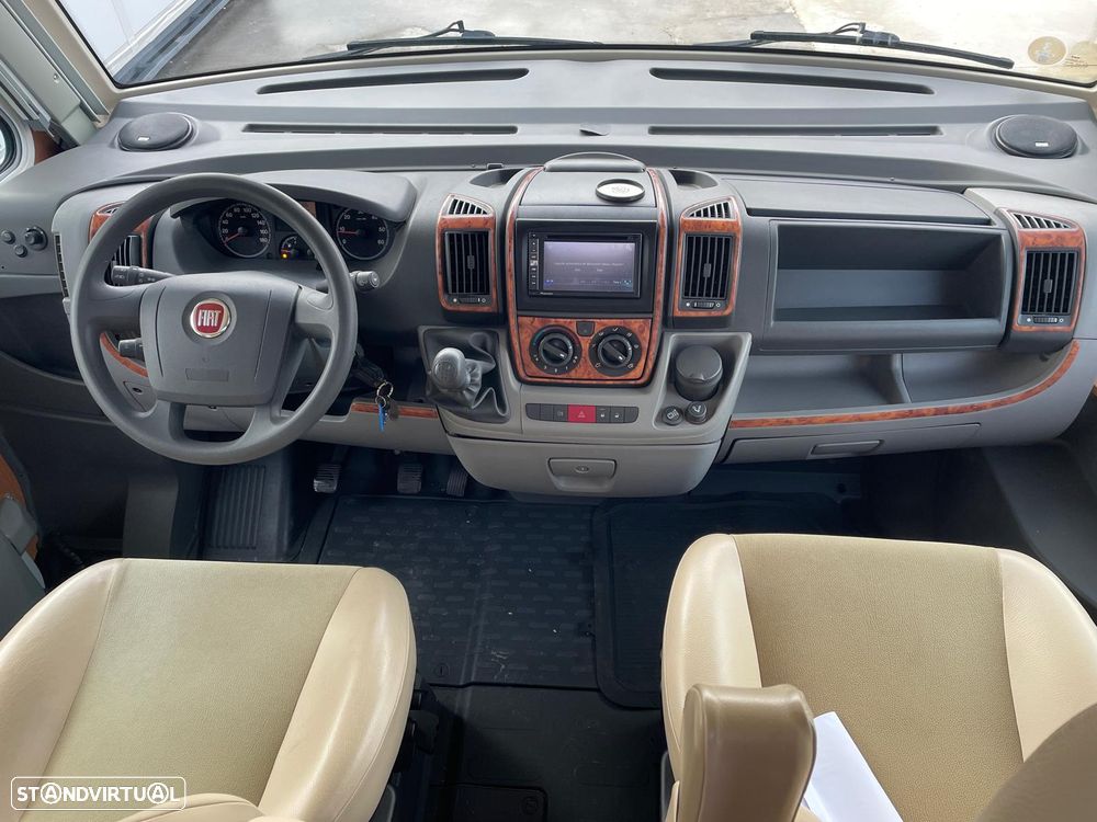 Pilote Explorateur G742 c/Cama Central - Autocaravana - 8