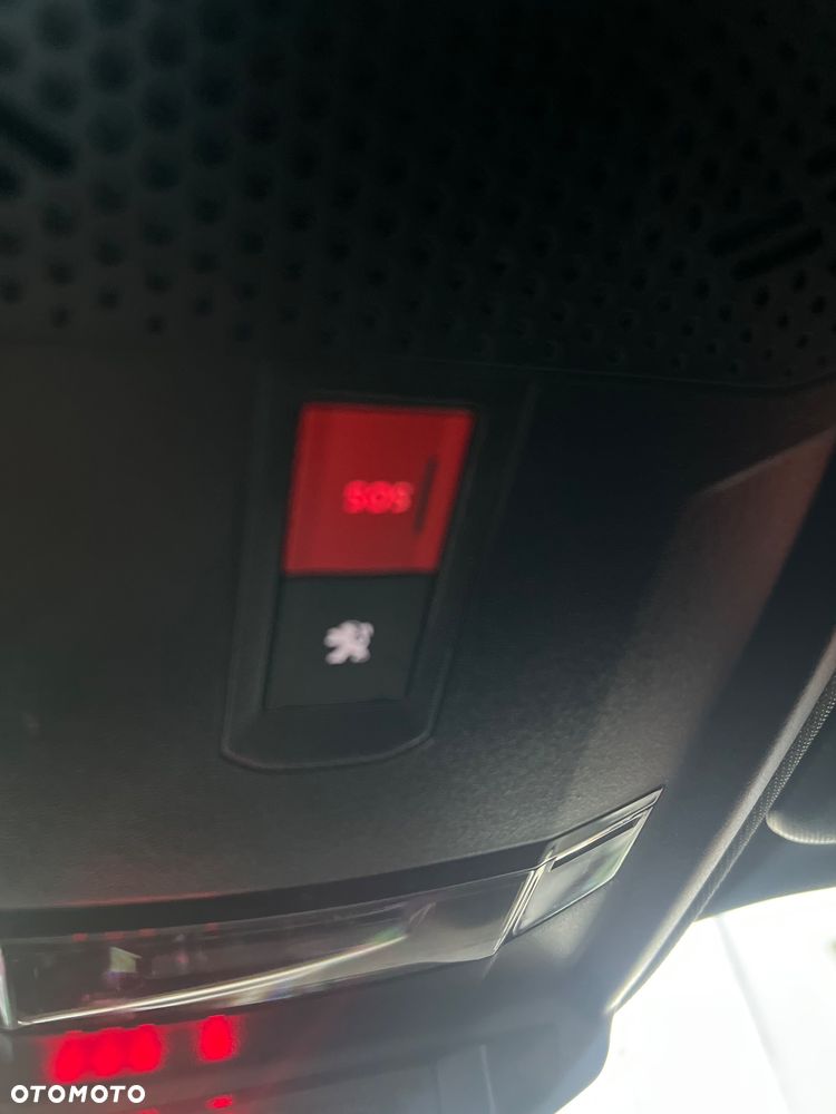 Peugeot 2008 PureTech 130 EAT8 GT - 36