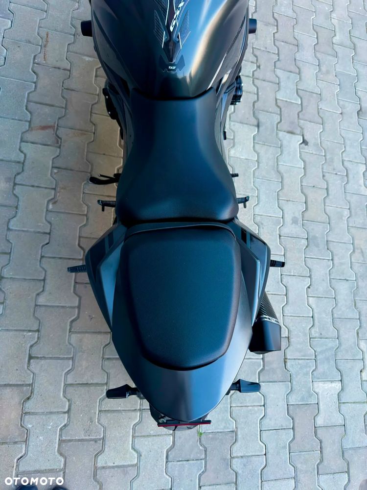 Suzuki GSX - 20