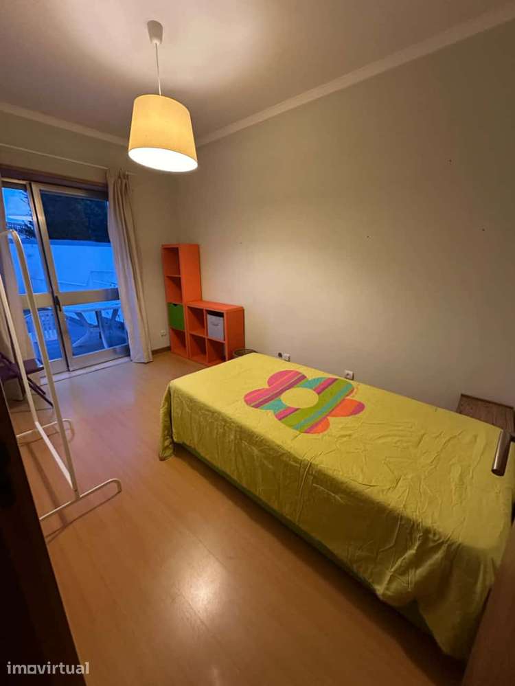 Room in a 4-bedroom apartment in Porto - Room 3 - Grande imagem: 5/18