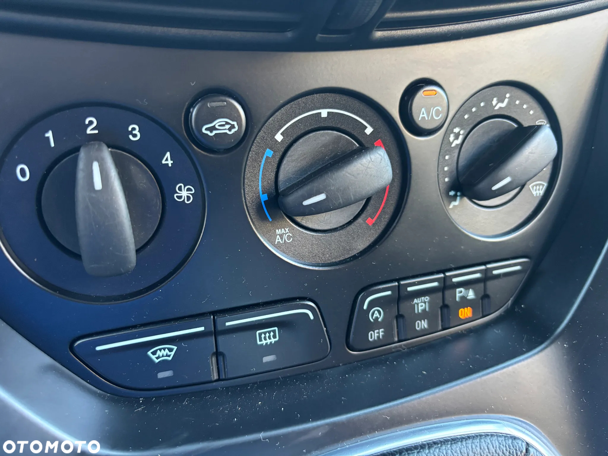 Ford C-MAX 1.6 EcoBoost Titanium - 33