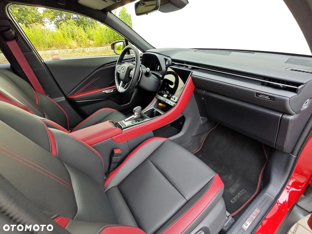 Lexus LBX 1.5 Hybrid Vibrant Edition - 4