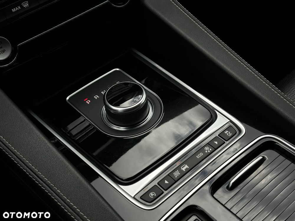 Jaguar F-Pace D200 AWD R-Dynamic HSE 90th Anniversary Edition - 12