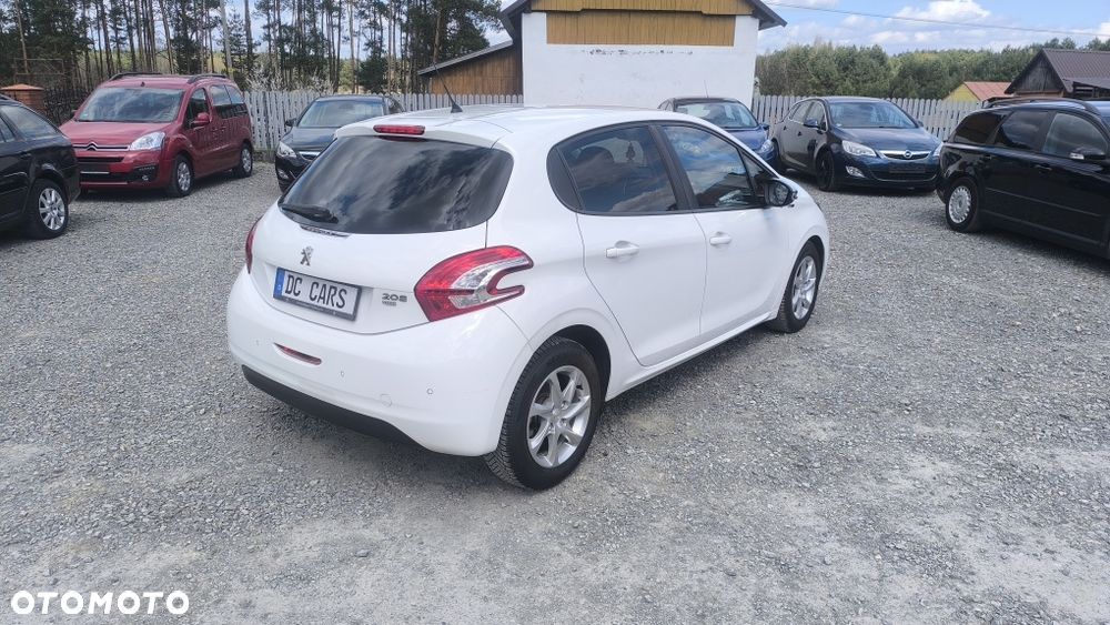 Peugeot 208 - 3