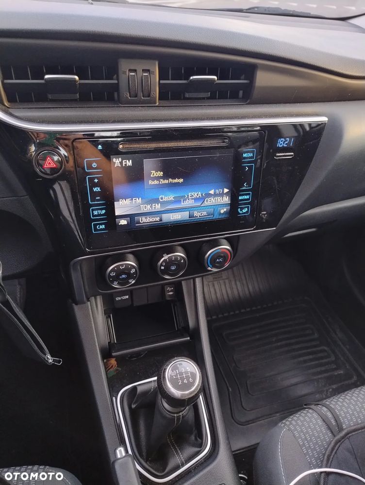 Toyota Corolla 1.6 Classic Plus - 5